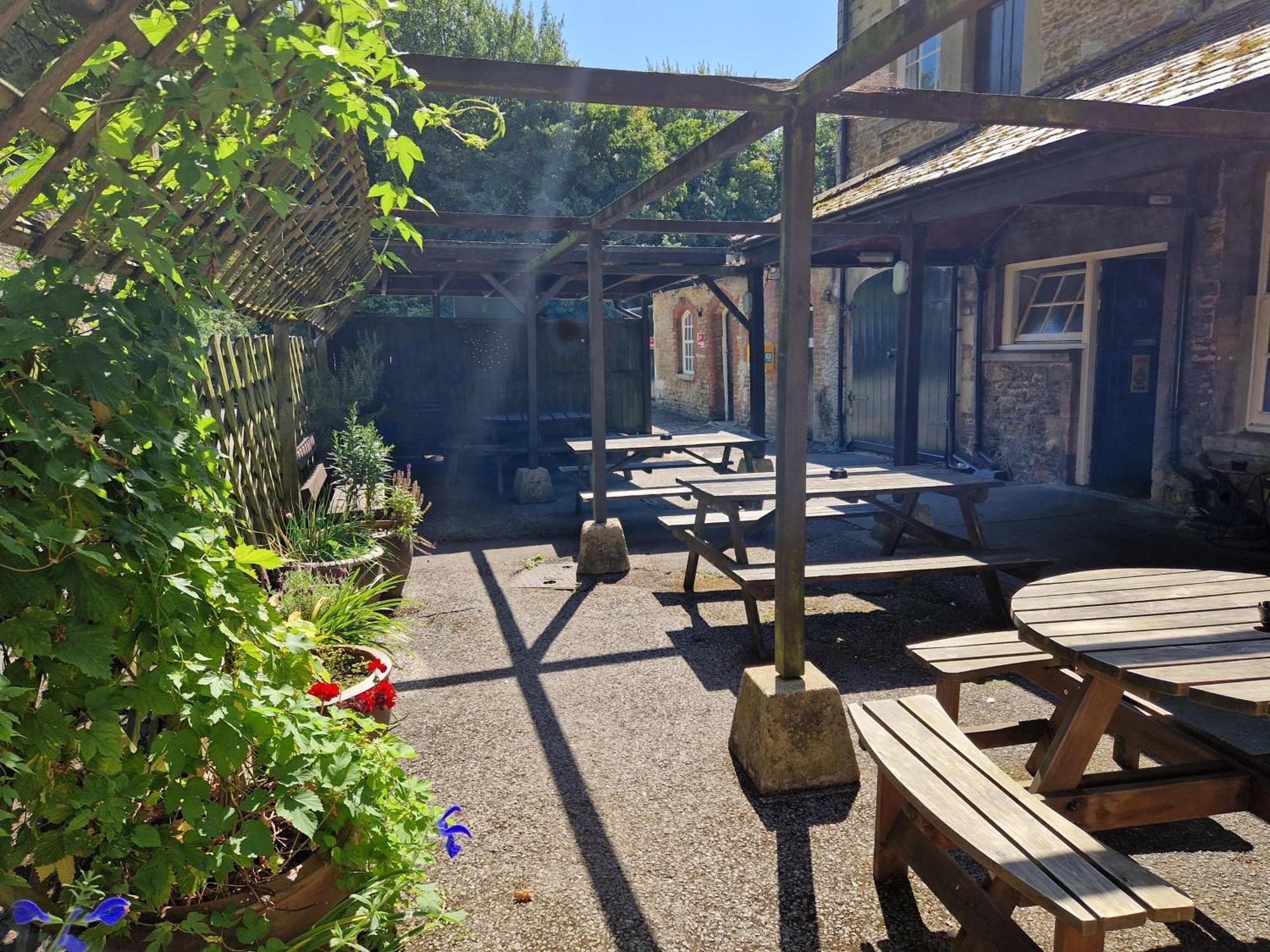 The Royal Oak Hotel Corsham Eksteriør billede